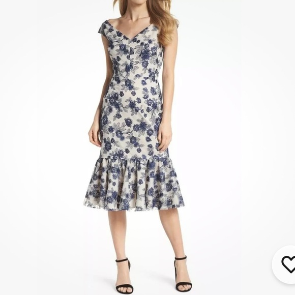 Gal Meets Glam Dresses & Skirts - Gal Meets Glam Rosemary Floral Embroidered Midi Dress Navy Nights - Size 8